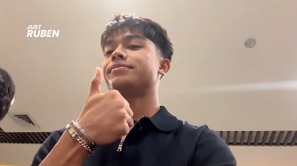 Betrand Peto Sabar Menunggu Ruben Onsu Salat Ashar